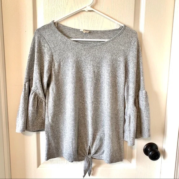 CAUTION TO THE WIND Knot Front Knit Top—SZ. Small - Picture 6 of 11